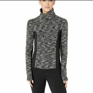 Nike Pro Hyperwarm Sweat Wicking Thumb Loop Performance Turtle Neck Medium NWT